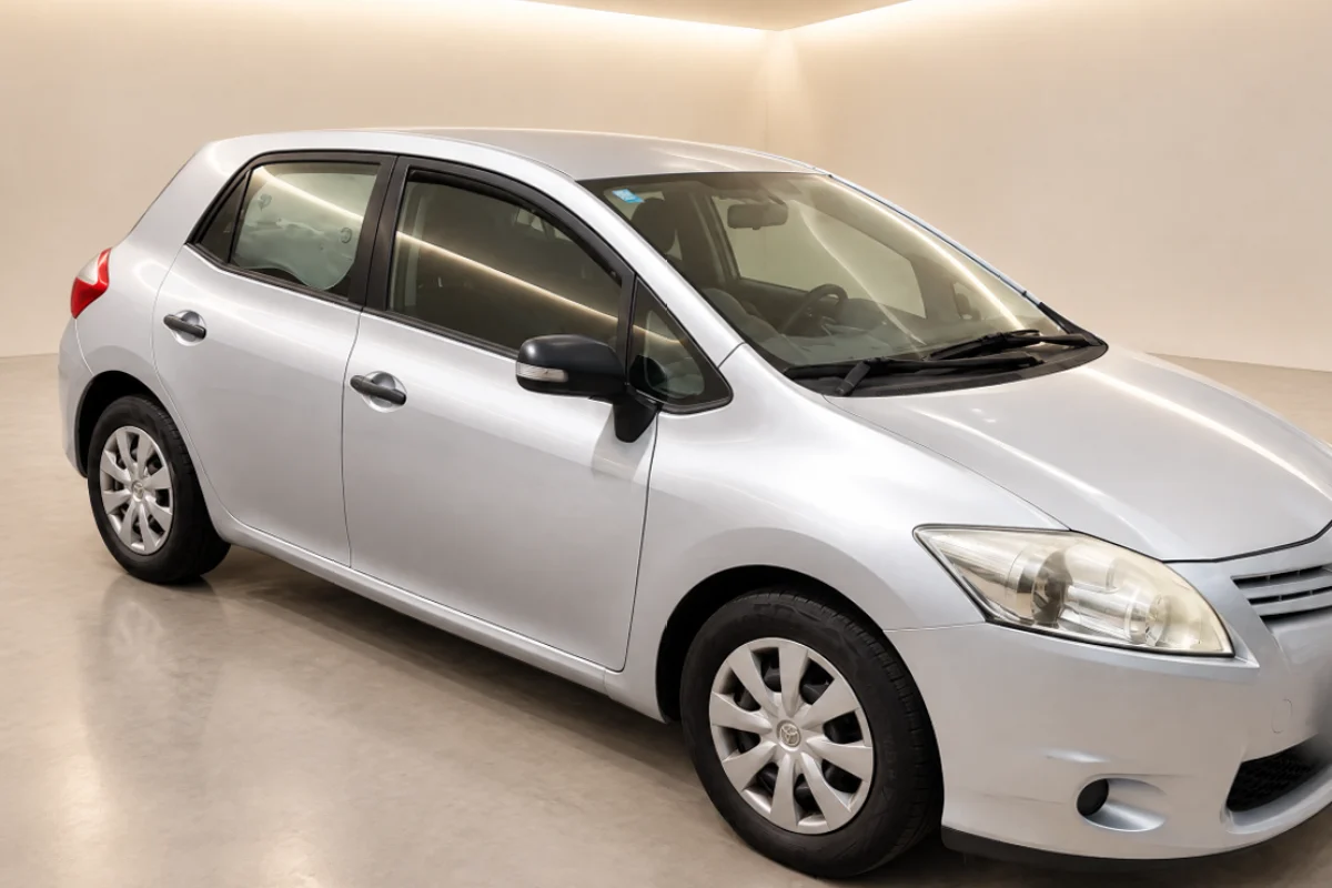 The same Toyota Auris 2012 rendered by AutoStudio in a studio room